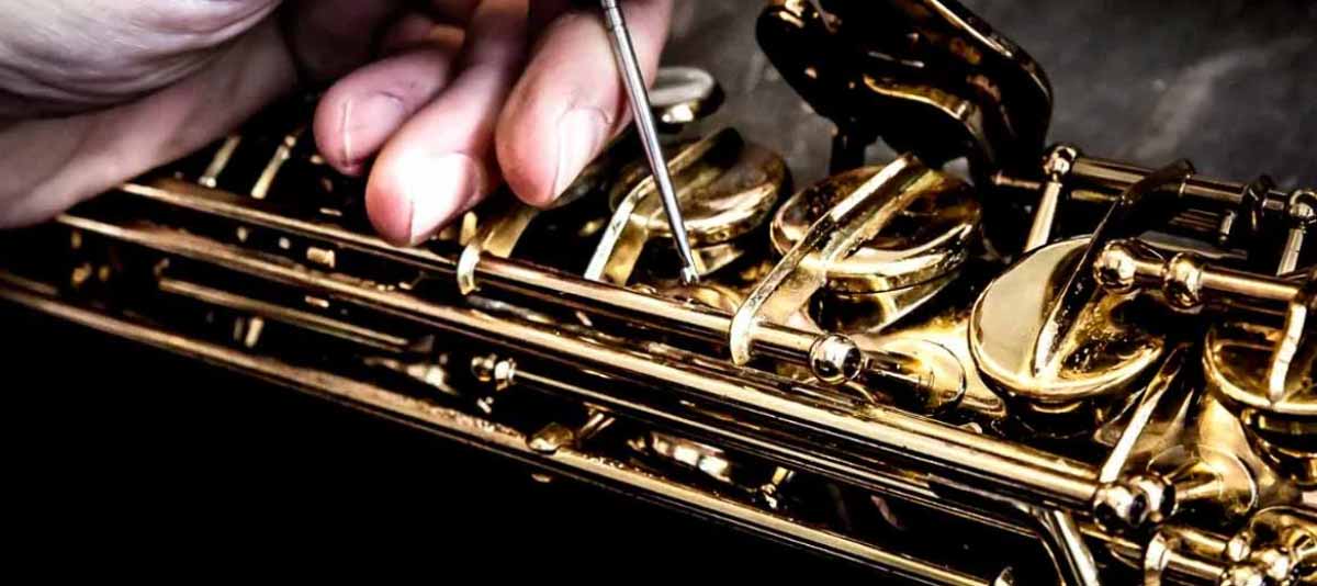 Hoe onderhoud ik mijn blaasinstrument?