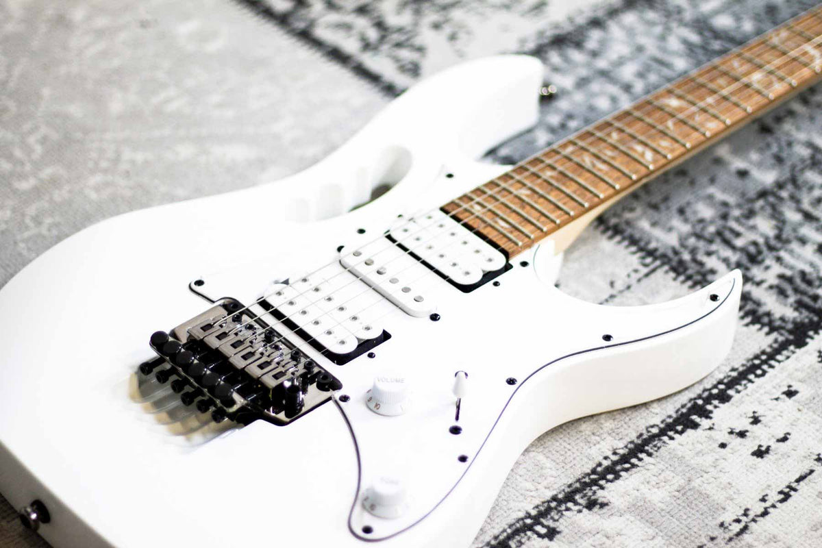 Ibanez JEMJR Steve Vai Signature elektrische gitaar White (5457945002148)