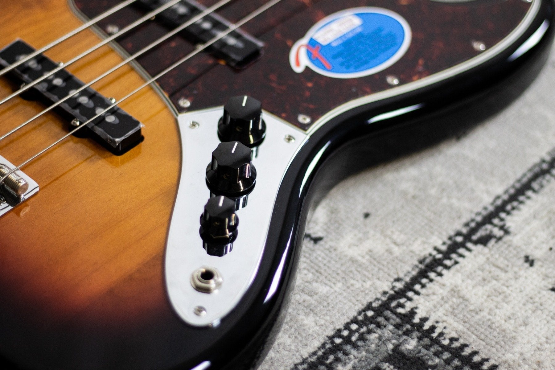 Fender Classic Series '60s Jazz Bass 3-Color Sunburst PF