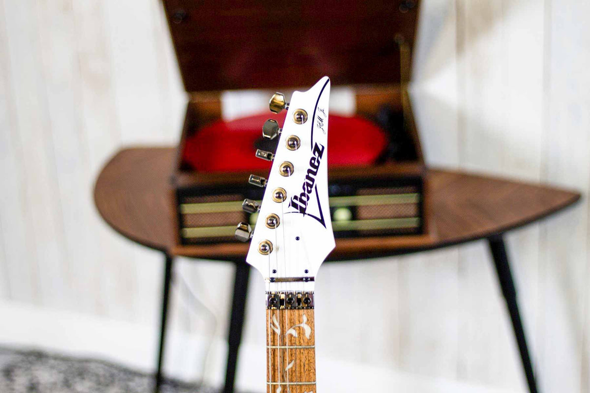 Ibanez JEMJR Steve Vai Signature elektrische gitaar White (5457945002148)