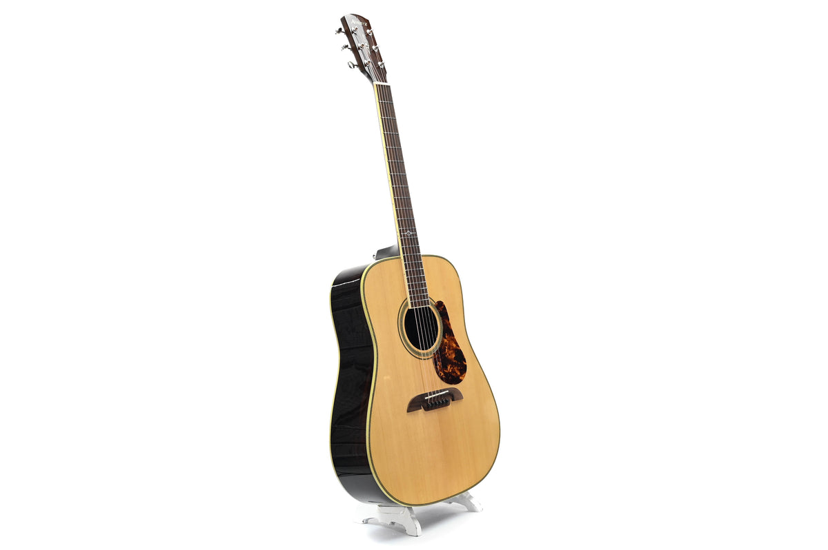 Alvarez MD70EBG Masterworks dreadnought