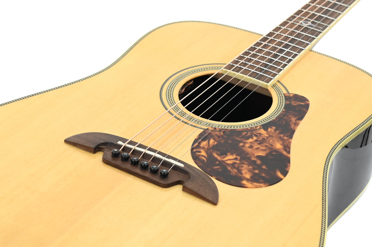 Alvarez MD70EBG Masterworks dreadnought