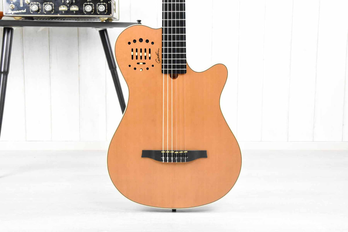 Godin Multiac Grand Concert Deluxe w/Bag