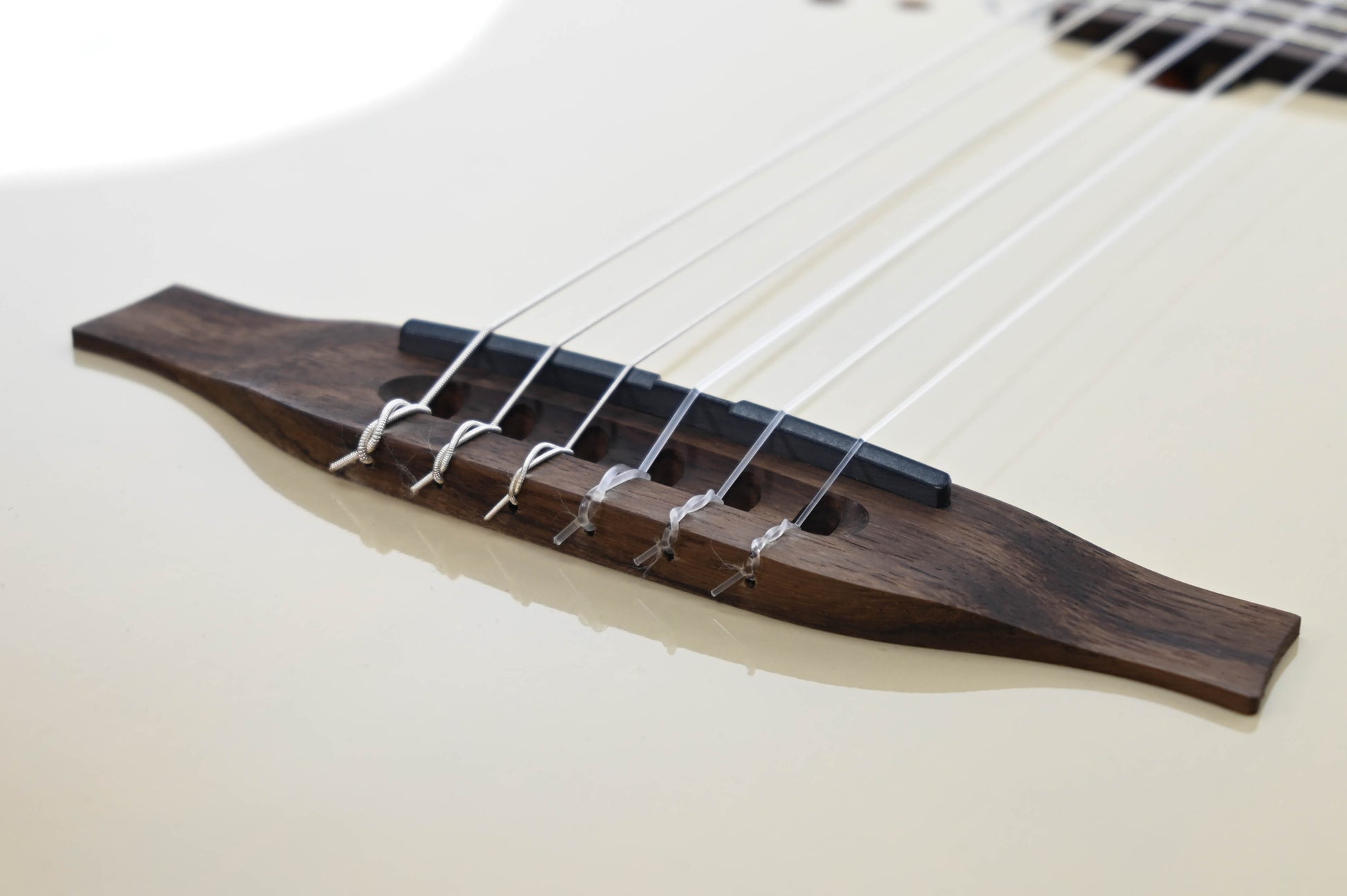 Godin Multiac Mundial Ozark Cream with Bag