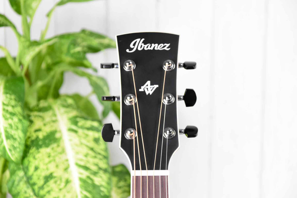 Ibanez AW84CE-WK Weathered Black Semi akoestische western gitaar