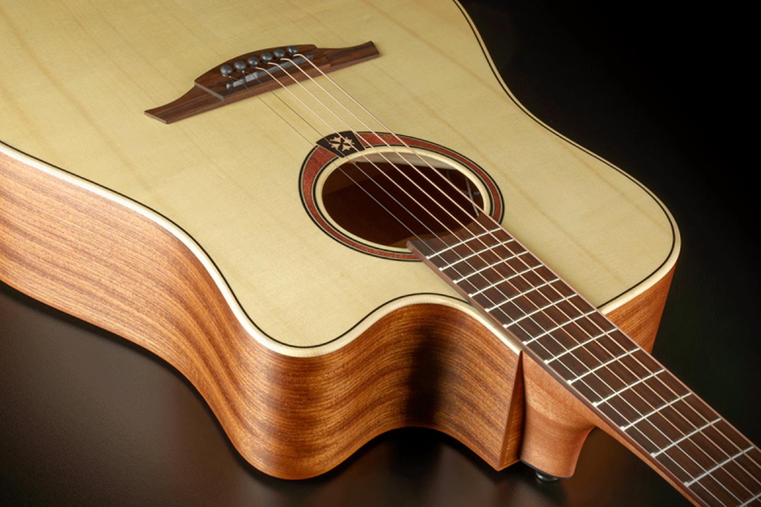 LAG T70DCE Dreadnought Semi-Akoestische gitaar
