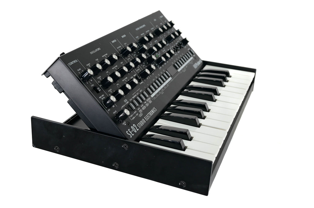 Roland SE02 met K-25M Keyboard