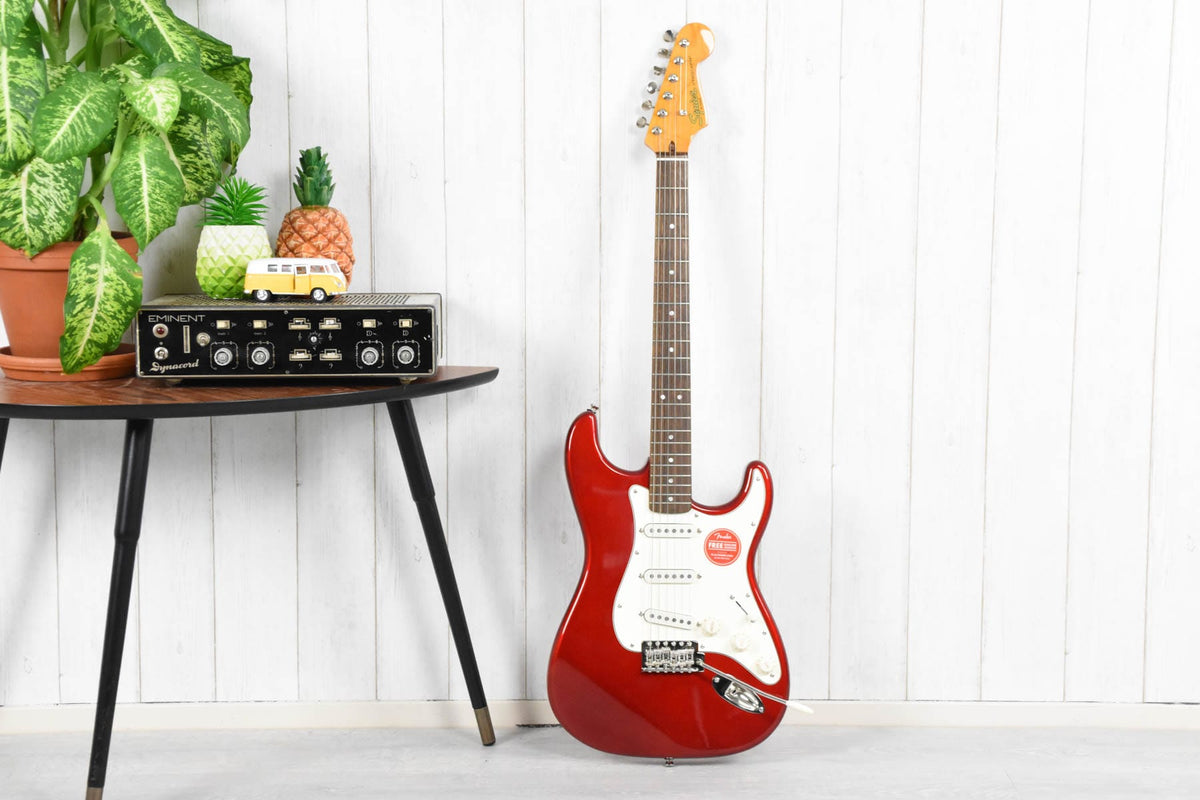 Squier Classic Vibe 60&#39;s stratocaster Candy Apple Red