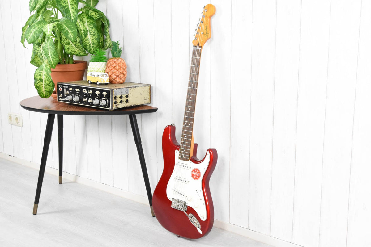 Squier Classic Vibe 60&#39;s stratocaster Candy Apple Red