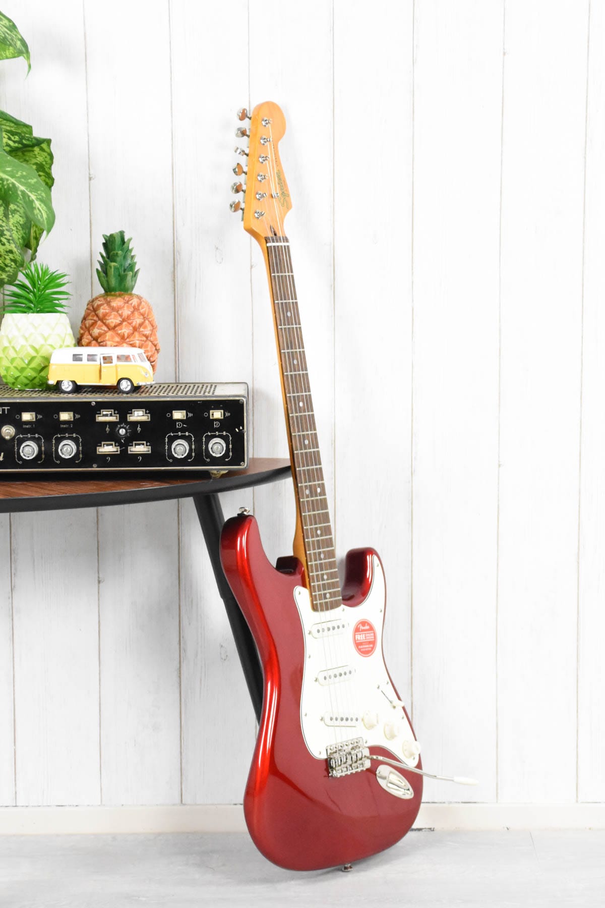 Squier Classic Vibe 60&#39;s stratocaster Candy Apple Red