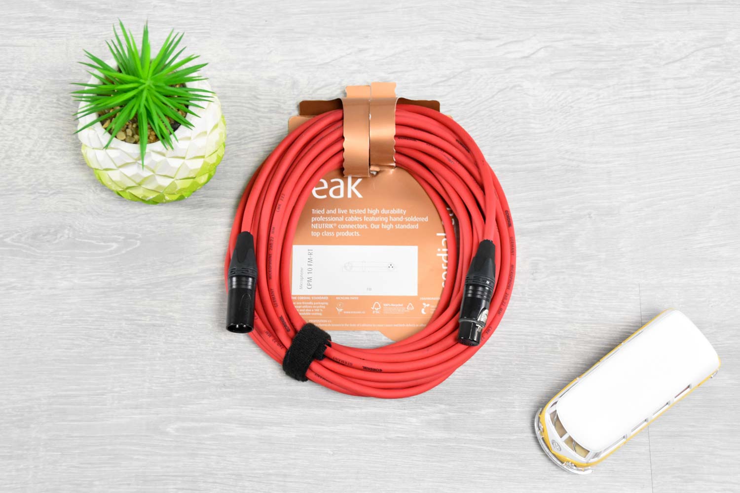 Cordial CPM 10 FM-RD Microfoonkabel XLR-XLR 10 meter Rood - Peak serie (5350488604836)