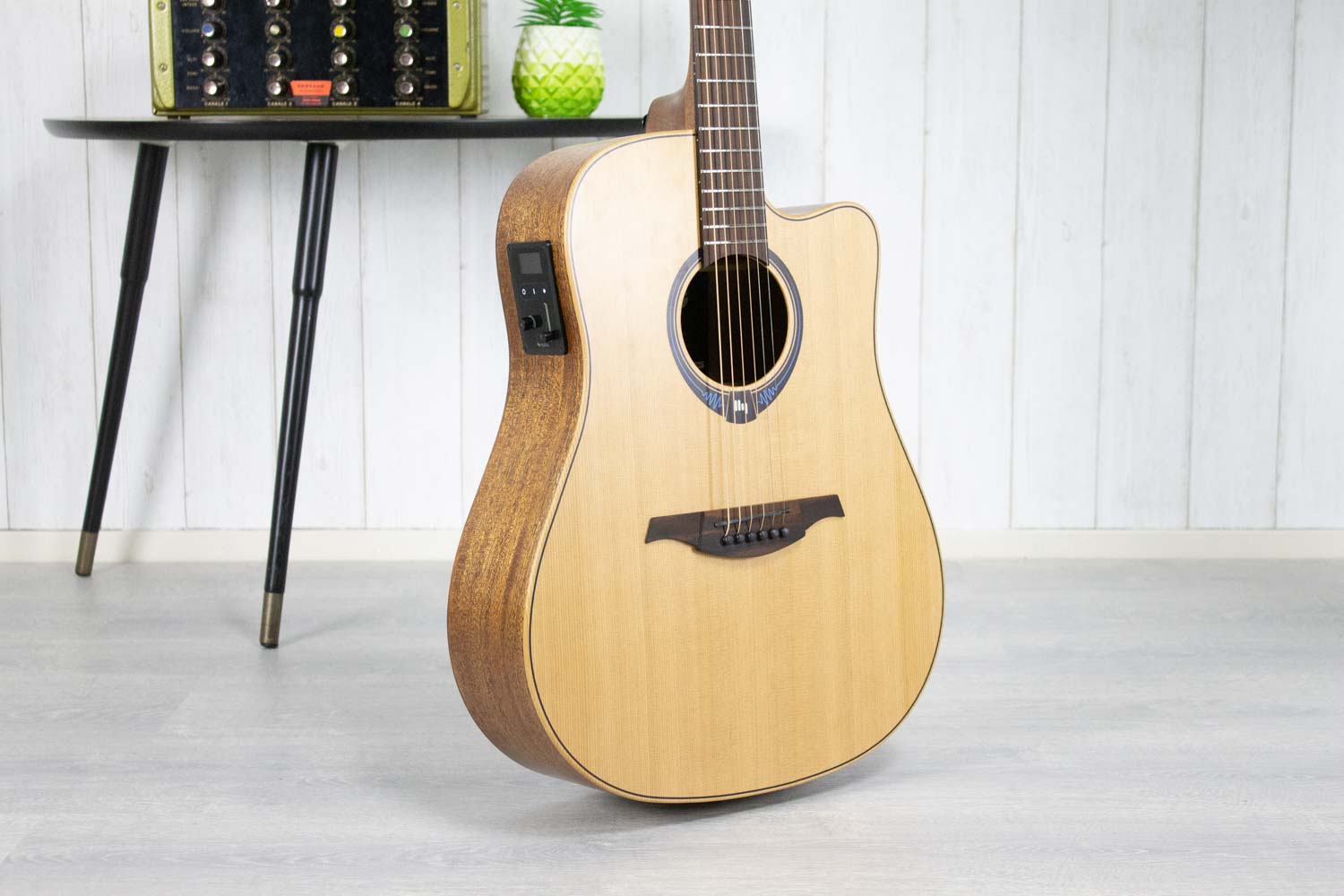 LAG THV10DCE - Hyvibe 10 Smart Guitar (5374443290788)