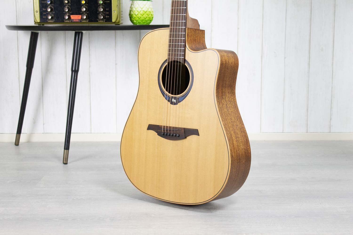 LAG THV10DCE - Hyvibe 10 Smart Guitar (5374443290788)