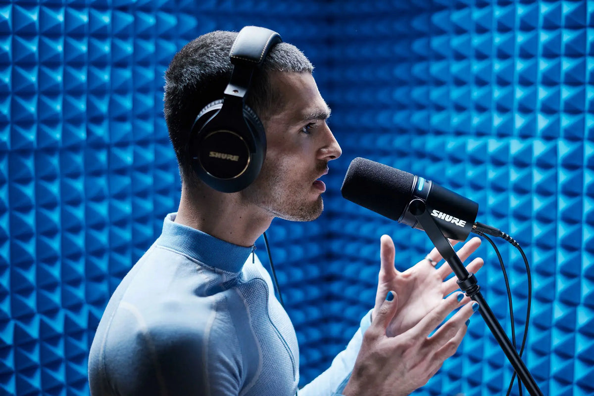 Shure MV7+ podcastmicrofoon wit
