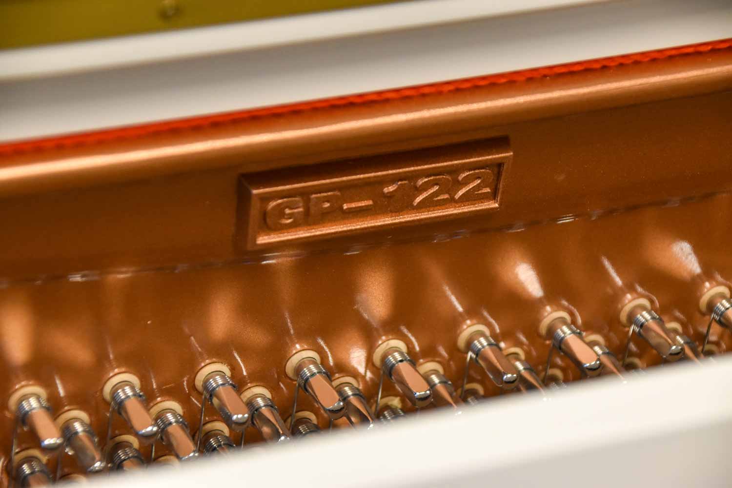 Perzina UP-122 Wit Hoogglans Piano