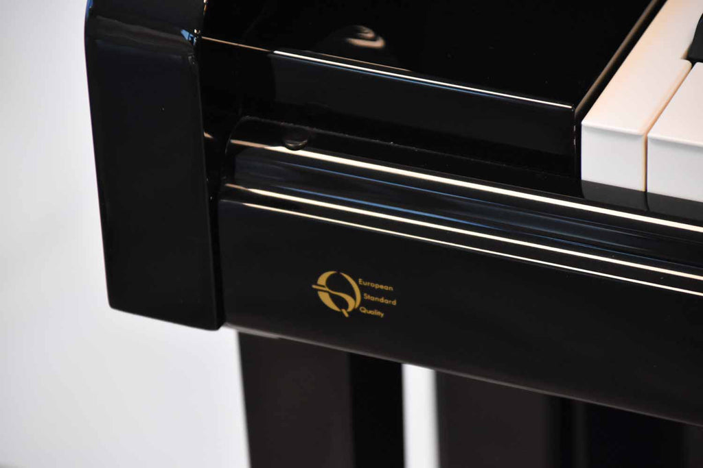 Perzina UP-130 Konzert Zwart Hoogglans
